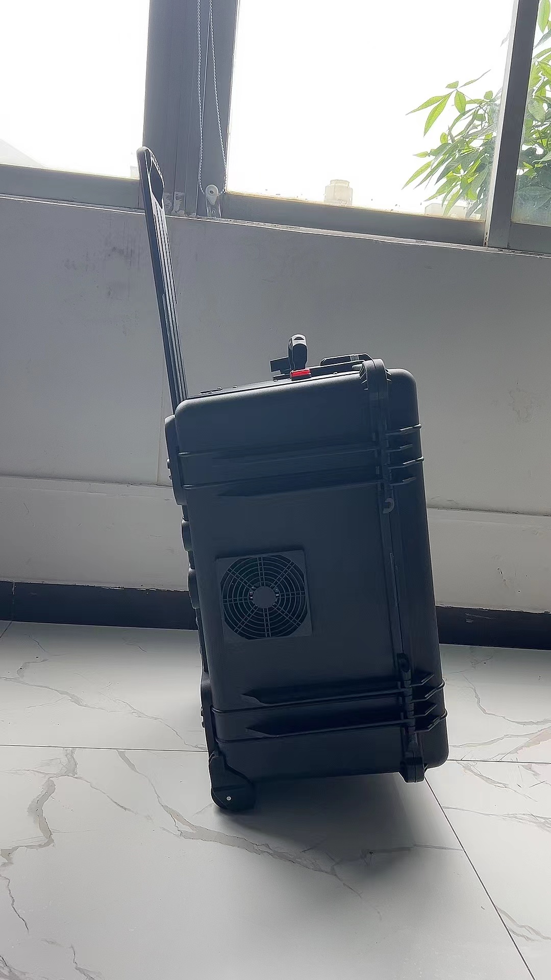 泰和手拉箱型移动通信干扰器